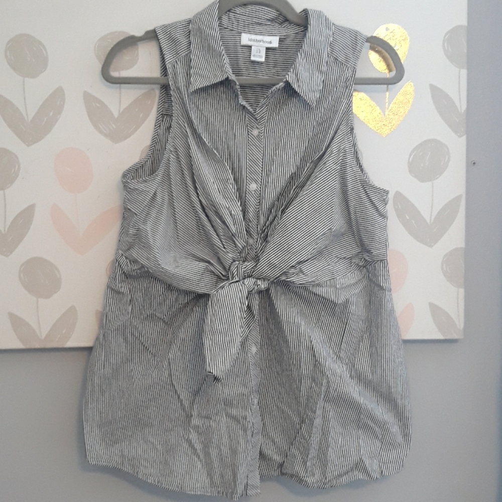 Button-up maternity shirt